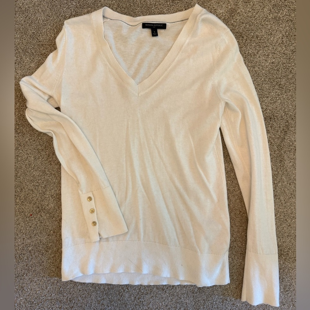 Banana Republic Cream colored Sweater